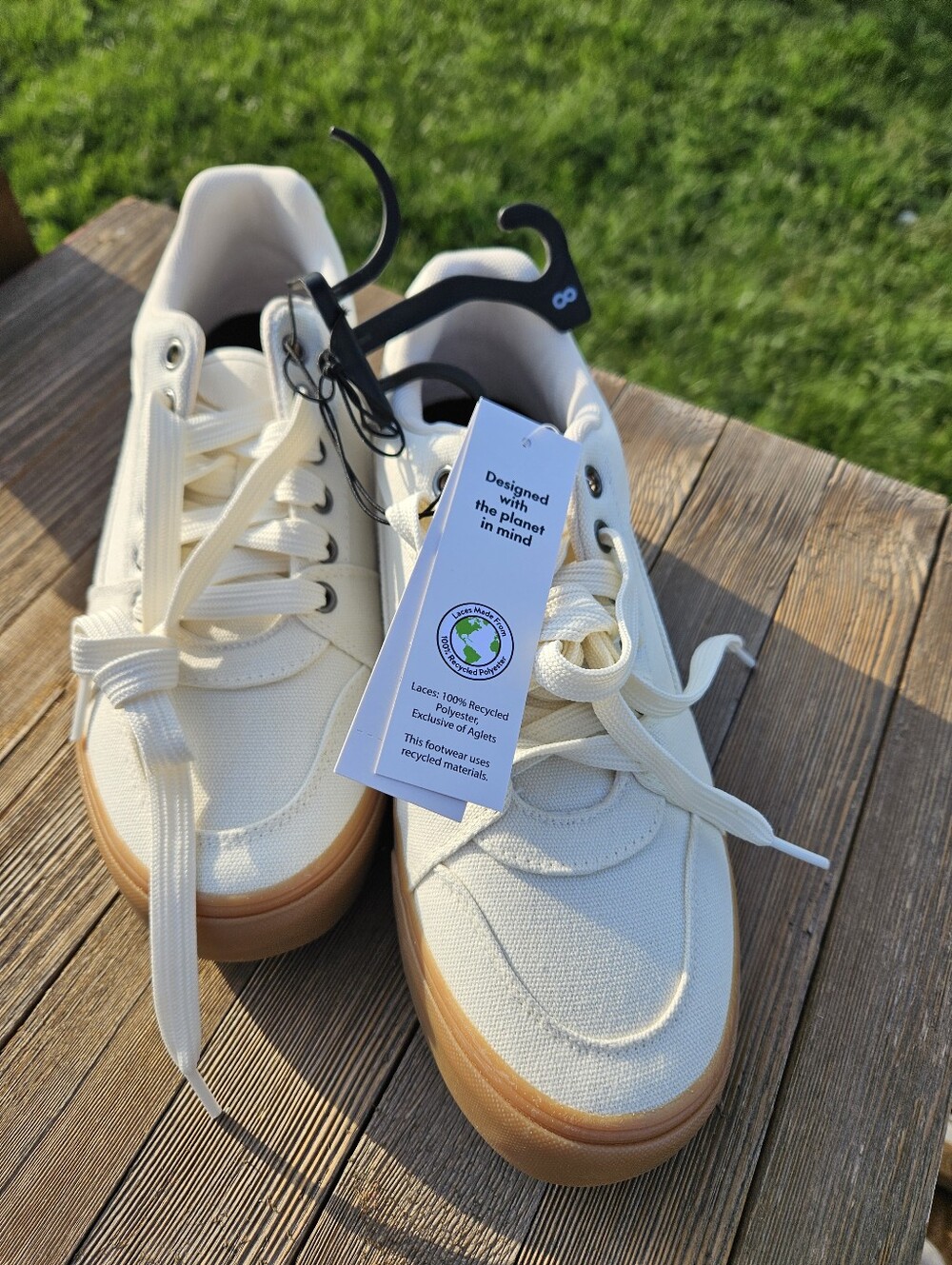 No Boundaries Men's Canvas Skate 2.0 Low Top Sneakers White Gum Sole NWT